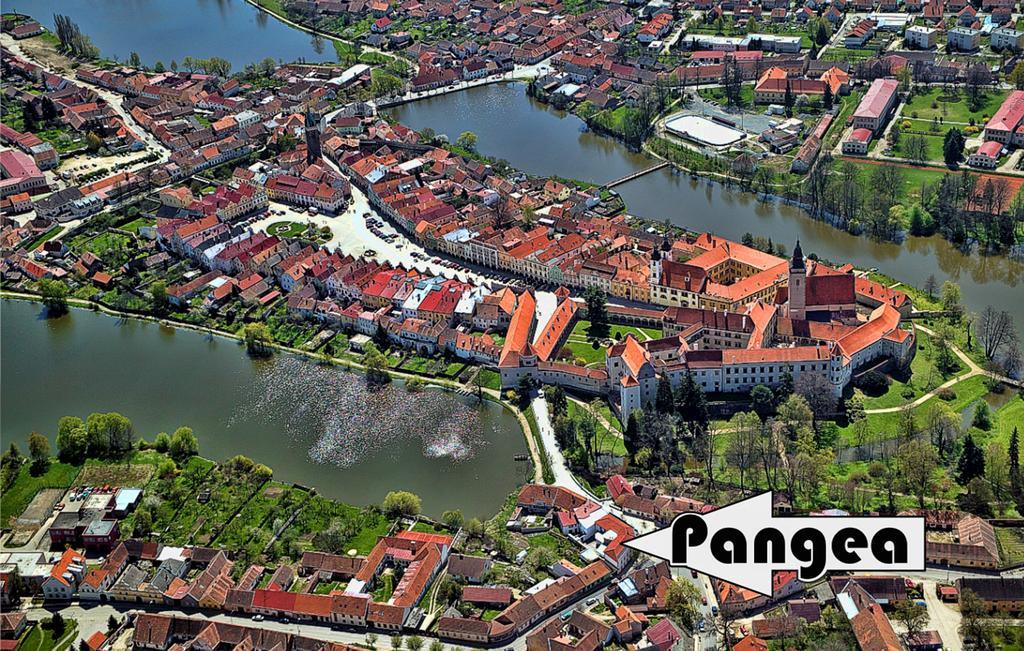 Hotel Pangea เตลช์ ภายนอก รูปภาพ