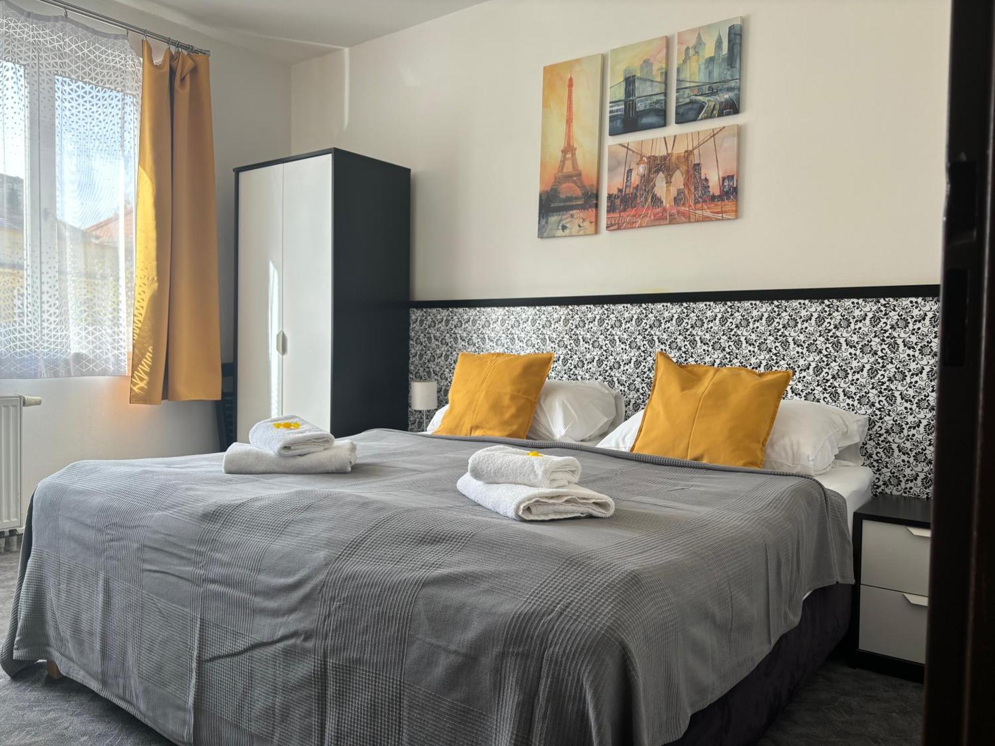 Hotel Pangea เตลช์ ภายนอก รูปภาพ